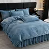 Nuevo Juego de Cubre Cama de Terciopelo Tallado de Cuatro Piezas, Terciopelo Térmico Grueso de Alto Peso para Invierno, Cubre Cama Completamente Mate, Terciopelo de Leche