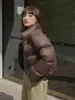 Jaqueta de algodão corta-vento transfronteiriça de gola alta curta para mulheres, nova tendência de inverno estilo coreano, moderna, acolchoada, quente, jaqueta puffer ultraleve para pessoas baixinhas