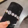 Pulsera Estilo Lujo Accesible Super Brillante con Circonita Forma de Gota de Agua Hebilla Geométrica Ovalada Joyería de Mano Elegante de Gama Alta Estilo Nicho Europeo y Americano para Mujeres