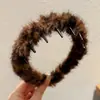 Faixa de cabelo de pelúcia para mulheres, faixa de cabelo para lavar o rosto, novo estilo outono/inverno com dentes antiderrapantes, topo alto, acessório de cabelo moderno e de alta qualidade