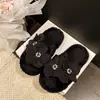 Zapatillas de algodón con estampado floral de nuevo estilo 2026 con pedrería, zapatillas de interior de moda para el hogar, suelas planas estilo ins