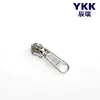 Cremallera Ykk en Stock, Gama Completa de Tiradores de Cremallera de Nylon Tamaño 5 Cn, Tiradores de Cremallera Ykk para Bolsas, Anillos de Cremallera, Equipaje