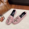 Estilo Novo Primavera e Verão Feminino Slip-On 2026 Sapatos Casuais para Mãe Bico Redondo Sapatos Baixos Tendência Nacional Mocassins Bordados