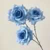 Rosa Artificial de 3 Cabeças Personalizada Layout de Salão de Casamento Material de Flores para Carro de Casamento Arranjo de Flores para Salão de Casamento Parede Decoração de Casa Arte Floral