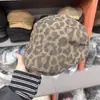 Alta Qualidade~Boné da Moda Estilo Coreano com Estampa de Leopardo para Mulheres, Boina de Pintor com Personalidade Retrô, Chapéu Bico de Pato Versátil, Moderno