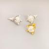 Qingdao joyería Japoneses y coreanos frescos Incrustados de diamante perla cultivada pequeños moda 925 plata aguja simples aretes de botón para mujeres Venta al por mayor