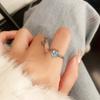 Pulsera con lazo para el cabello, de lujo y ligera, con diseño de mariposa de perla y anillo ajustable