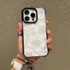 Funda para iPhone 17 de Amazon más vendida, con flor blanca impresa en alta definición y pintura UV, fundas al por mayor disponibles para diseño personalizado