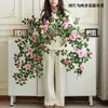 Decoración de Enredadera de Rosas Artificiales para Fachada de Tienda, Lugar Popular para Fotos, Pared de Flores de Enredadera, Venta Directa del Fabricante, Enredadera Artificial