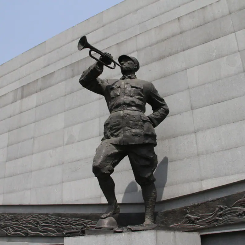 红军战士吹喇叭铜像