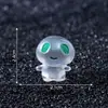 Nuevo producto transfronterizo: adorables figuras de alienígenas que brillan en la oscuridad, lindas miniaturas, accesorios decorativos para manualidades, decoraciones para paisajes en miniatura y pequeños adornos de escritorio
