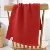 Toalla de gasa de algodón al por mayor para uso doméstico, lavado de cara de adulto, panal, suave, absorbente, toalla de regalo de bienestar para empresa