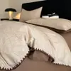 Juego de ropa de cama de cuatro piezas de algodón puro cepillado Clase A, ropa de cama de algodón de alta gama, funda de edredón gruesa, juego de tres piezas para estudiantes, sábana plana y sábana bajera