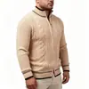 Cardigan novo para outono/inverno de 2026, estilo europeu e americano, para homens, suéter de tricô casual fashion com bloco de cores para jovens, para homens