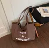 Bolso floral simple y artístico versión coreana 2026, bolso cruzado plisado fresco y delicado estilo bosque, bolso de hombro casual y relajado para ir al trabajo