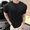 Camiseta Masculina de Verão Estilo Old Money com Textura, Corte Slim Fit, Ombro Normal, Manga Curta, Estilo Americano para Esportes e Fitness, Gola Redonda, Que Realça a Aparência de Força, Manga Três Quartos