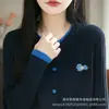 Cardigan de tricô retro estilo coreano com blocos de cor, falso duas peças, gola redonda, manga longa para mulheres, jaqueta top elegante com botões, canelado e bordado