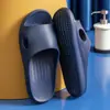 Chinelos de EVA para Casais, Novo Modelo Verão 2026, Chinelos Anti-Odor para Casa com Solado Grosso e Sensação de Andar nas Nuvens, Adequados para Homens e Mulheres Usarem Fora