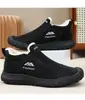 Zapatos de Algodón con Forro de Terciopelo de Invierno Suela de Goma Botas de Algodón para Exteriores Slip-on A prueba de Viento a Prueba de Lluvia a Prueba de Nieve Zapatos de Papá Botas de Nieve Hombres