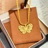 Pingente Dupla Camada Borboleta Ouro de Areia Branco Diamante Vietnamita para Mulheres Coração de Amor Asas Corrente da Clavícula Pingente Retenção de Cor Duradoura Em Estoque Atacado