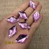 Venta al por mayor de fábrica color diamante acrílico taladro para coser a mano plano prismático fondo plano doble agujero taladro accesorios para ropa accesorios strass