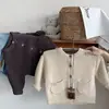 Chaqueta Suéter para Niños Primavera y Otoño 2026 Cárdigan para Niños Estilo Coreano Ropa de Punto para Niños Beige Ropa de Primavera para Bebé Moderna