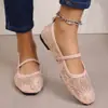 Zapatos planos de malla versátiles y populares para mujer, moda 2025, de suela plana, estilo de Oriente Medio, casual, diseño de una tira, para ventas transfronterizas