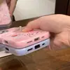 Case de Celular Fofo Desenho Animado Urso de Bolo 17Promax Adequado para Apple 15Pro Duas em Uma Camada Dupla 14Pro16