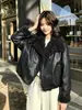 Chaqueta de Cuero con Parches de Lana de Cordero Estilo Europeo Abrigo Corto para Mujer 2026 Otoño/Invierno Nuevo Estilo Espesado Holgado Adelgazante Top