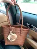 Bolsa Tejida para Vacaciones de Verano en la Playa 2025 Nueva Bolsa de Ratán Bolso Cesta de Verduras Hecho a Mano Bolso Cruzado Casual Retro