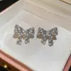 Pendientes de Plata con Tachuelas, Lazo de Diamantes y Borla de Perlas, Pendientes Súper Brillantes, Lujosos y Exquisitos con un Toque Único y de Alta Gama