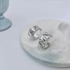 Aretes Geométricos Semicírculo en Forma de C de Estilo Vintage Francés, Aretes de Tuerca de Temperamento de Estilo Hong Kong Simples y Cool, Aretes Modernos y de Alta Gama