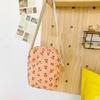 Este ano, a popular bolsa quadrada pequena de veludo cotelê feminina, bolsa transversal de ombro, bolsa de cereja, mochila pequena e elegante, bolsa de viagem