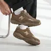 Tênis Masculino New Balance Cuidadosamente Selecionado, Malha Respirável de Outono, Retro Versátil Casual, Tênis de Pai para Corrida