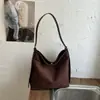 Bolsa de Ombro/Axila Grande Capacidade em Camurça Vintage de Alta Qualidade para Mulheres, Nova Moda 2026 Bolsa Tote para o Dia a Dia