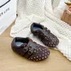 Outono 2026 Novos Sapatos Mary Jane Rasos de Bolinhas Infantis Versão Coreana para Meninas Estudantes com Velcro Solado Macio para Bebês Meninas
