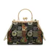 Bolsas Femininas Transfronteiriças 2026 Nova Bolsa Concha com Fecho Bordado Design de Nicho Bolsa de Ombro com Corrente para Noite com Laço