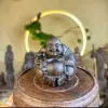 Precio Especial para Tallas de Madera de Árbol de Agarwood Ligeramente Defectuosas, Piezas Hechas a Mano, Precio de Liquidación de Fábrica, Buda Maitreya, Zhong Kui, Pixiu con Defectos Menores