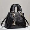 [Bolsa Feminina Shichen] 2025 Nova Moda Bolsa de Couro com Estampa de Cobra Grande Capacidade Couro Macio Comércio Exterior Casual Bolsa de Ombro