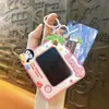 Chaveiro Pôster de Desenho Animado Graffiti Quadro de Desenho Pingente Criativo Casal Fofo Mini Descompressão Mochila Escolar Pingente de Presente