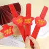 Día Nacional Niños de Jardín de Infancia Pequeño Regalo Creativo Pulsera de Aro a Presión Aro para el Cabello de Estrella de Cinco Puntas Broche para Estudiante Sello
