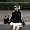 Sudadera de moda chic con solapa y tres rayas para hombre y mujer, cálida y versátil para otoño e invierno, forrada de polar, chaqueta retro de alta costura