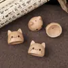 Venta al por mayor del fabricante artesanías creativas de talla en madera de haya para jugar al escondite manualidades DIY semiacabados adornos colgantes y accesorios