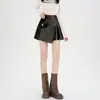 Falda corta de cuero plisada marrón estilo chica hot retro americana, novedad principios de otoño 2026 línea A ajustada a la cadera 13366
