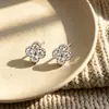 Brincos de Prata Esterlina S925 com Cravação Completa de Diamantes em Forma de Trevo de Quatro Folhas para Mulheres, Luxo Leve, Brincos de Nicho de Alta Qualidade, Brincos Simples e Elegantes Venda por Atacado