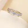 Anillo de Encaje Flor de Iris con Pedrería, Estilo Dulce-Cool Retro Milenio, Anillo de Flor Cruzada con Encaje y Pedrería, Venta Caliente en Transmisión en Vivo