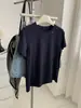 Camiseta Básica Versátil Gola Redonda Manga Curta com Logo Metálico para Mulheres Verão 2026 Estilo Coreano Algodão Bambu Elástico Ombro Normal Camiseta Camada Base