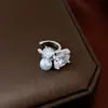 Brincos de Clipe Quadrados de Zircônia e Pérola para Mulheres Sem Orelhas Furadas, Estilo Moderno e Cool de Clipe de Hélice Auricular, Brincos de Luxo Leve e de Alta Qualidade para Mulheres