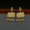 Pendientes y aretes de nicho de circón de lujo con entrada de temperamento de aguja de plata 925 chapados en latón de la época de la antigüedad de Qingdao
