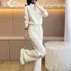 Conjunto de moda casual de alta gama para mujer, nuevo estilo chino de otoño, con una sudadera abotonada y pantalones anchos estampados, un conjunto de dos piezas moderno